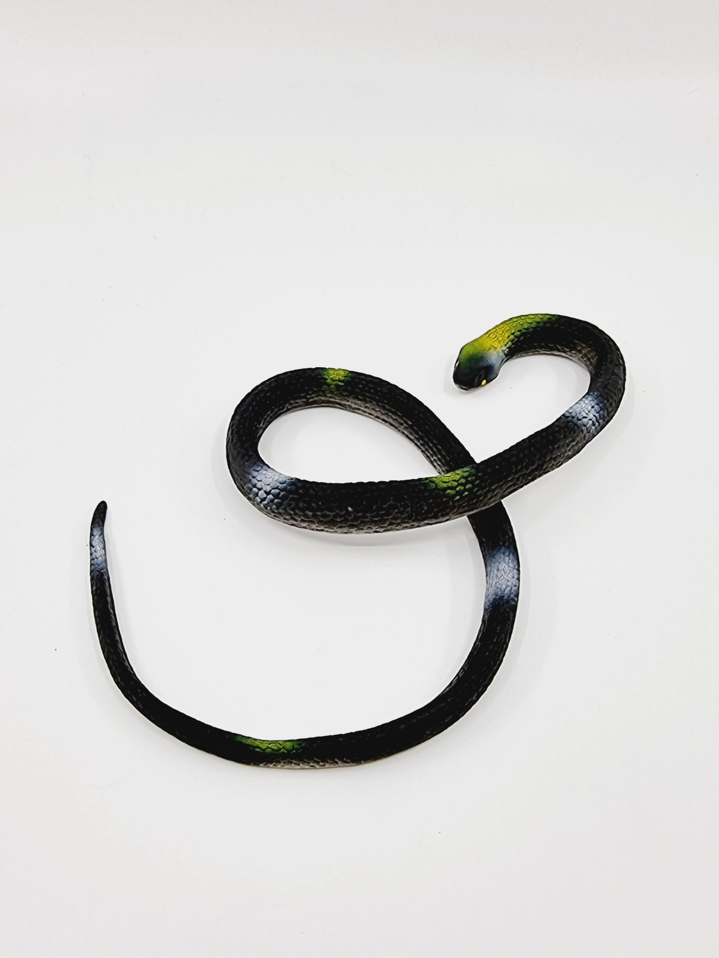 Serpent en plastique