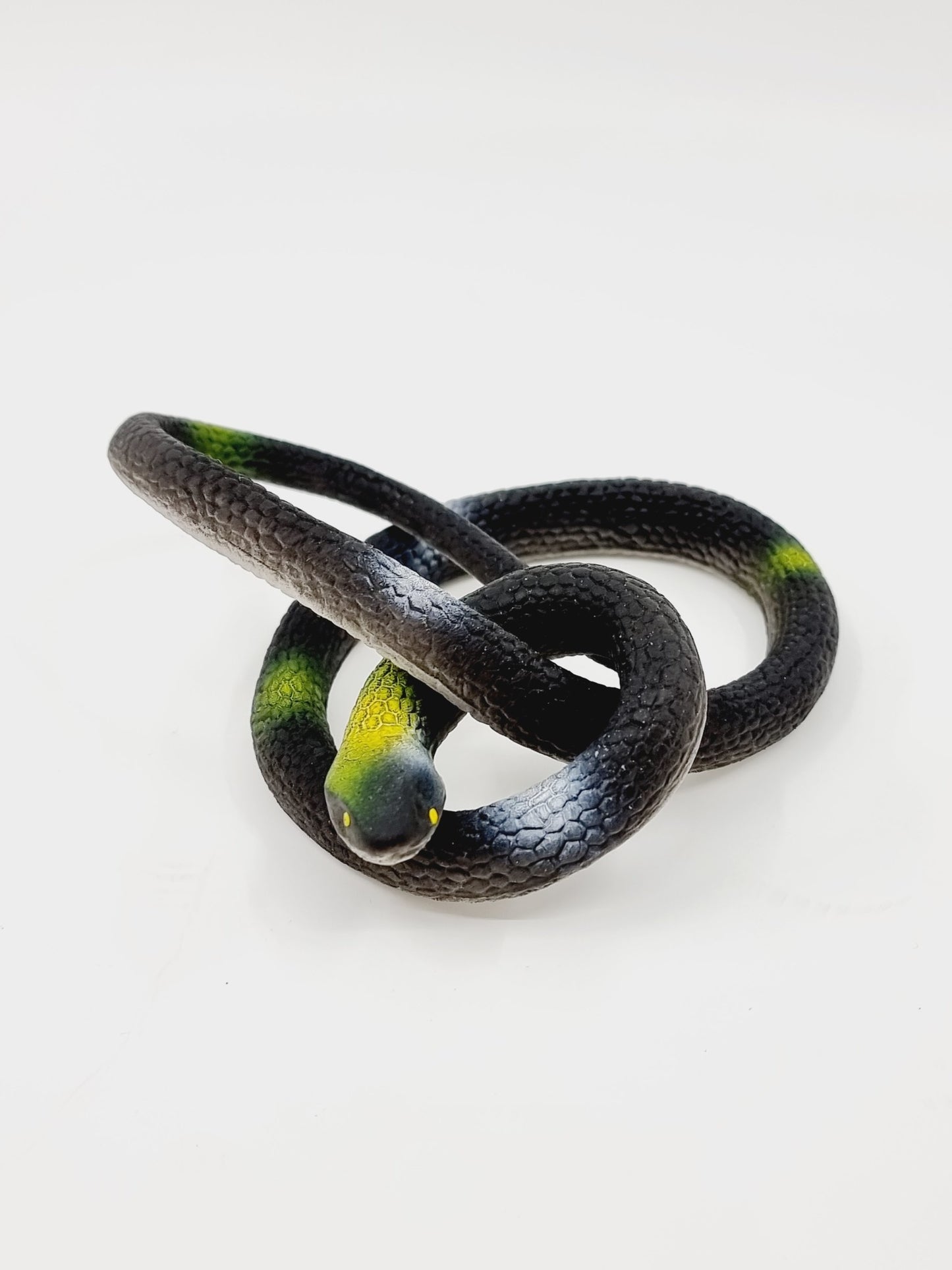 Serpent en plastique