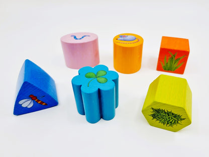 Maison d'éveil avec formes en bois