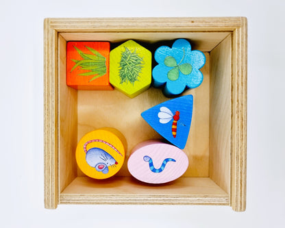 Maison d'éveil avec formes en bois