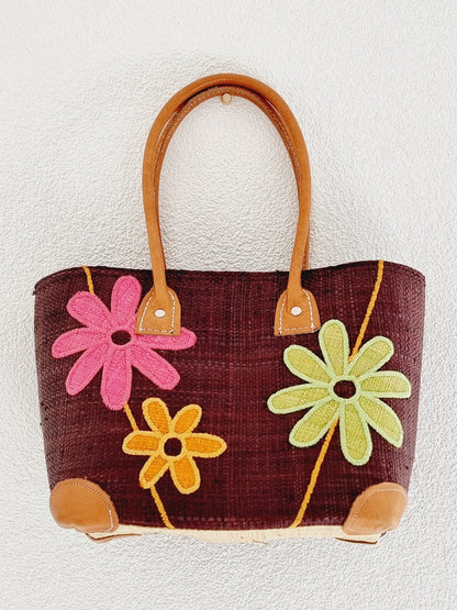 Cabas brodé en raphia