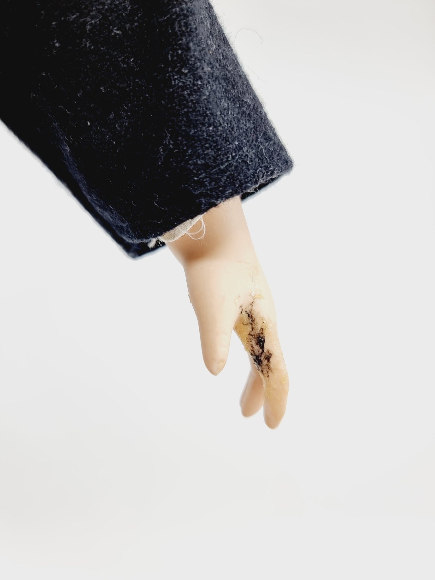 Poupée en porcelaine 45 cm - Dandy Victorien