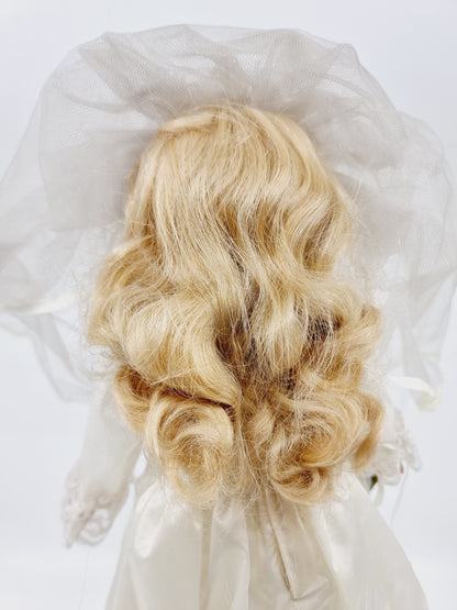 Poupée en porcelaine, The Classique Collection - Crystal