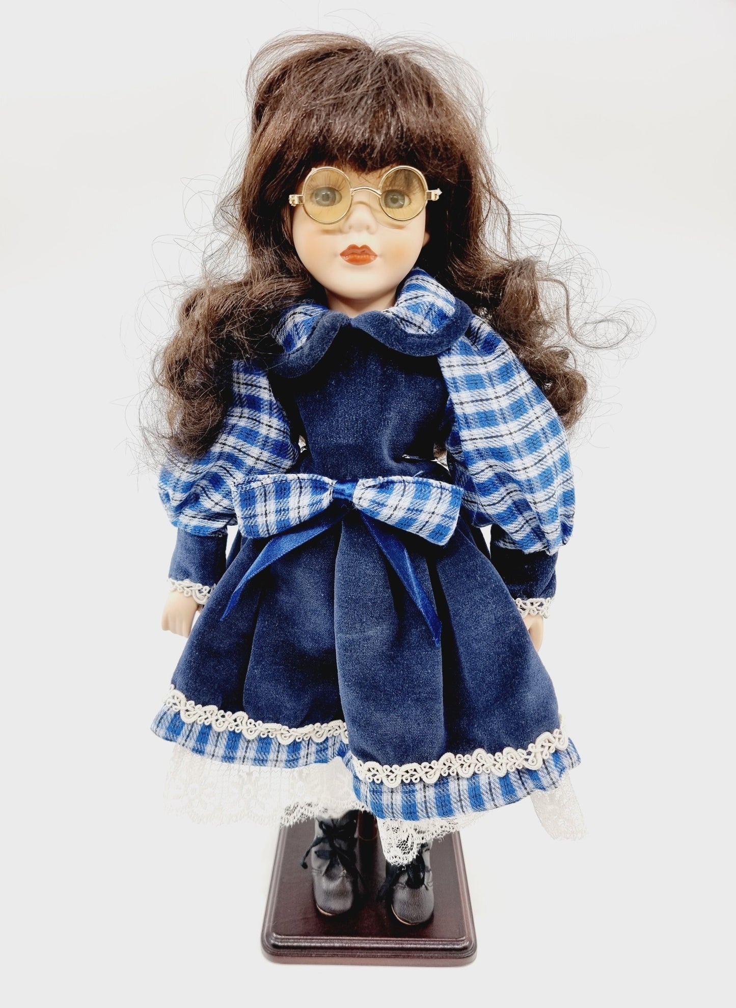 Poupée en porcelaine - Maribelle