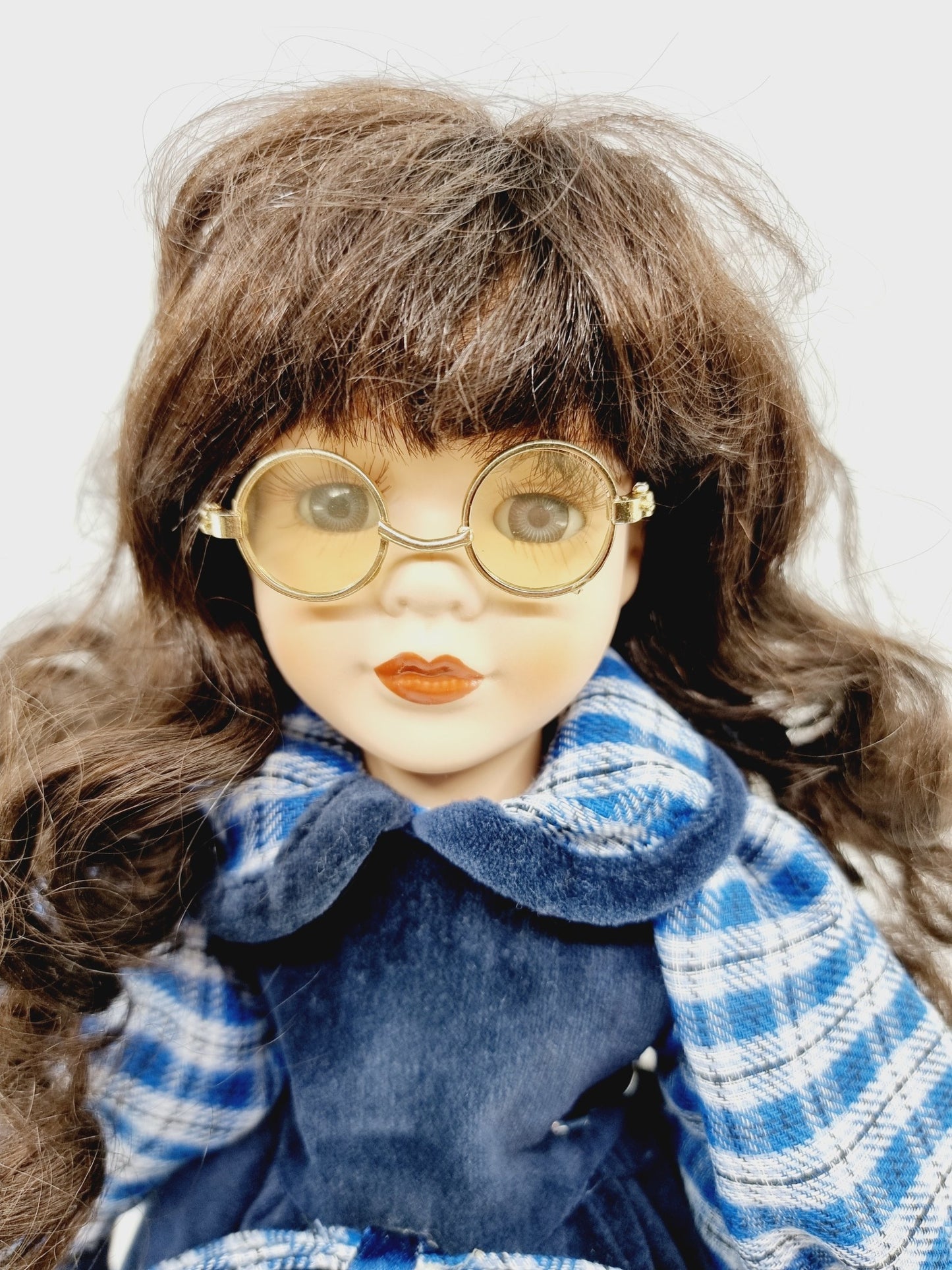 Poupée en porcelaine - Maribelle