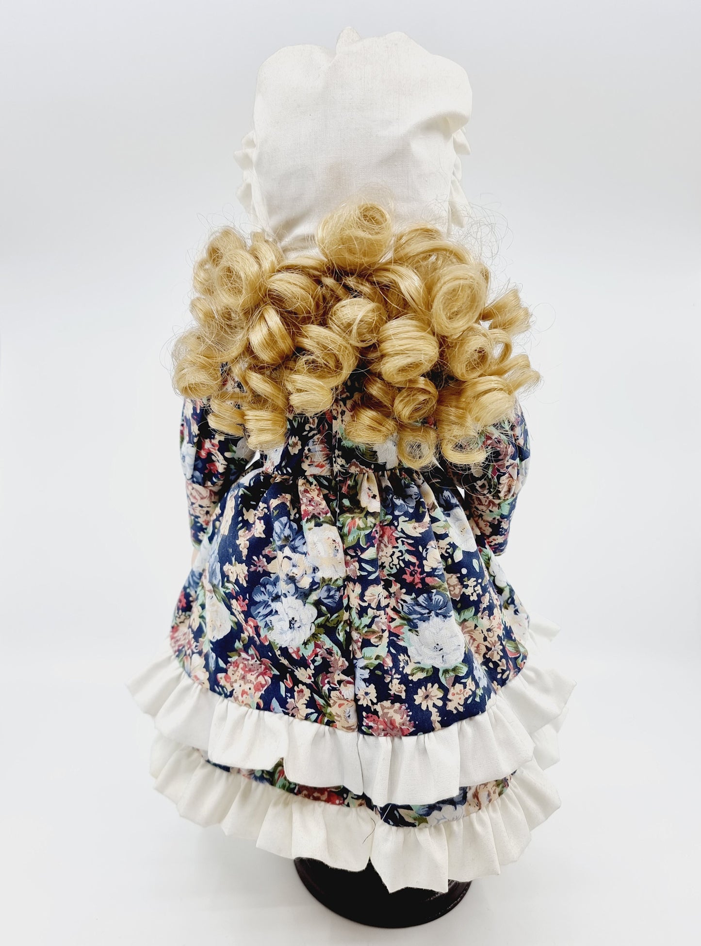 Poupée en porcelaine, Symphony Collection - Ellen