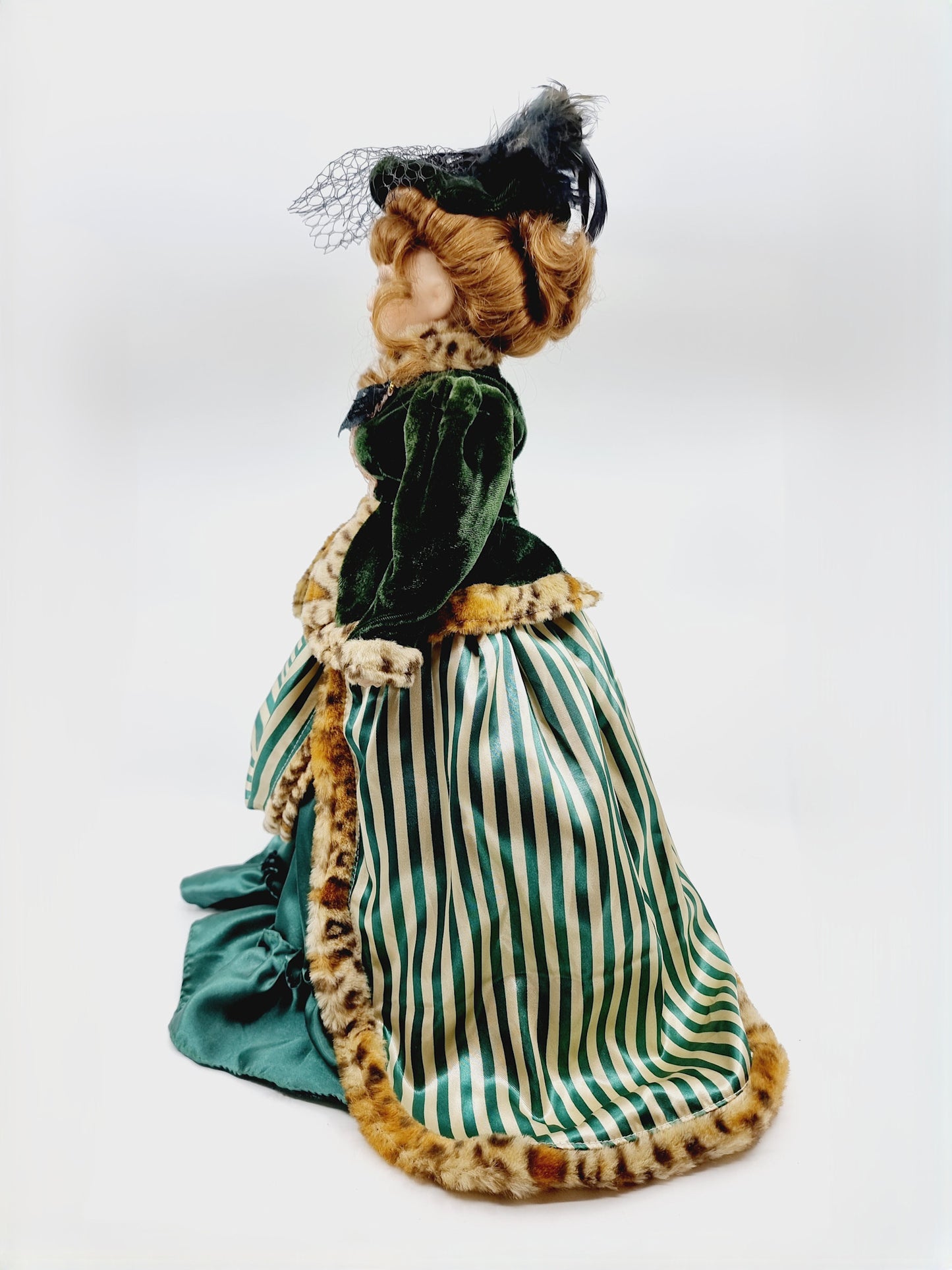 Poupée victorienne en porcelaine - Lady Eugenie