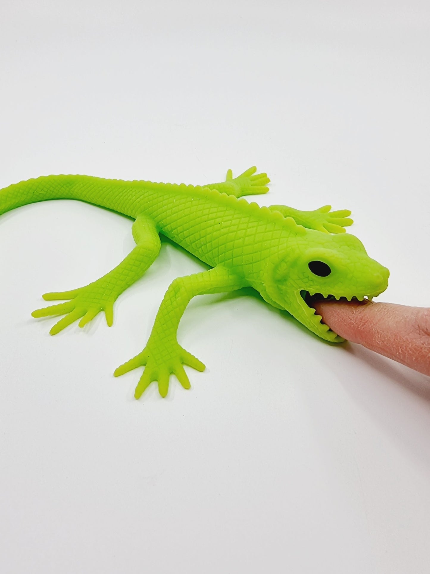 Lézard en plastique