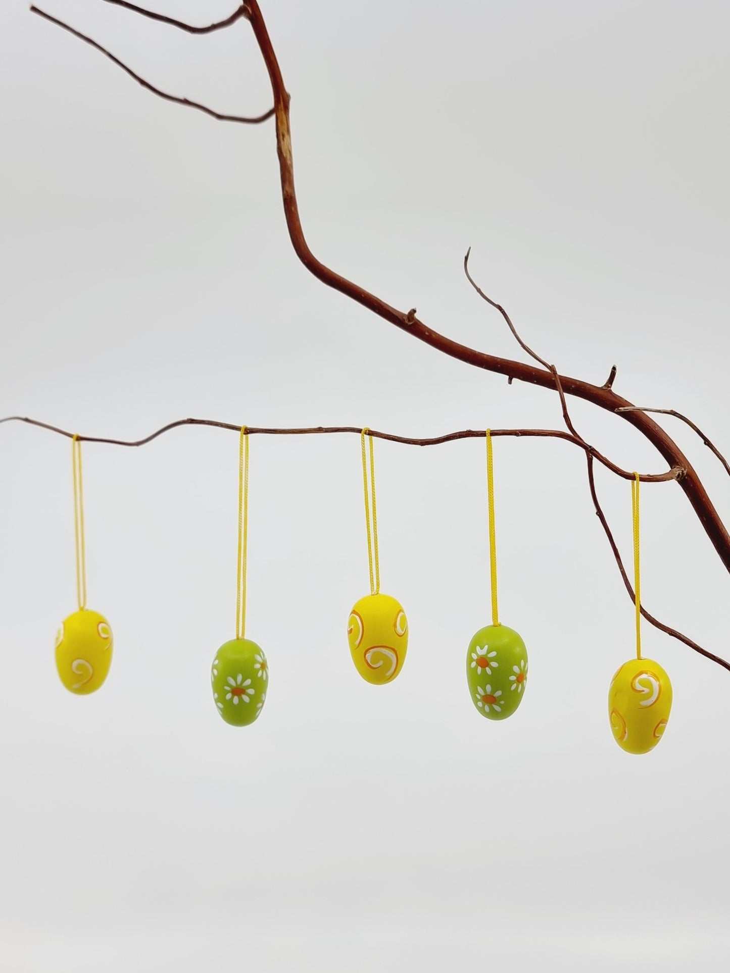 Oeuf à suspendre jaune et vert (10 pièces)