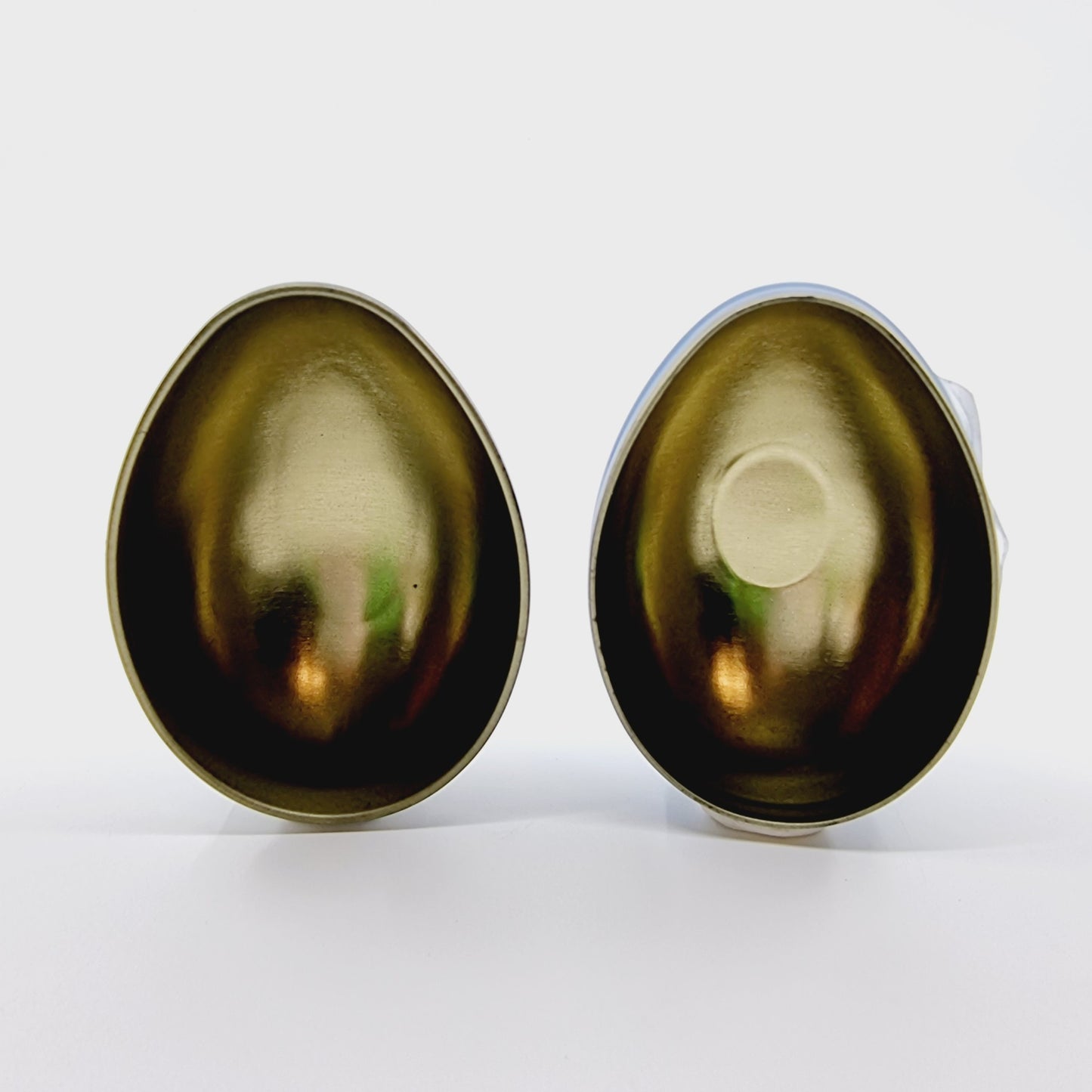 Boîte à bonbons oeuf en métal (à la pièce)