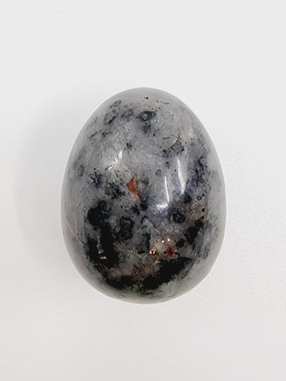 Oeuf en pierre naturelle - Labradorite