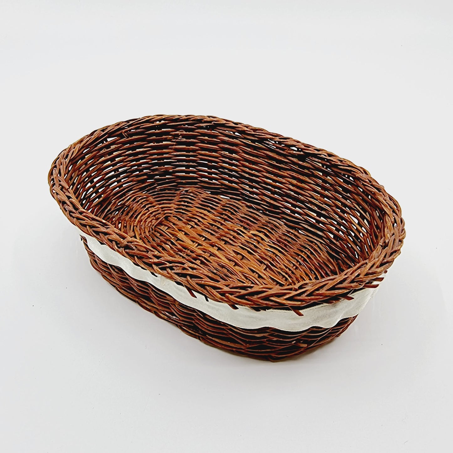 Corbeille en osier avec ruban