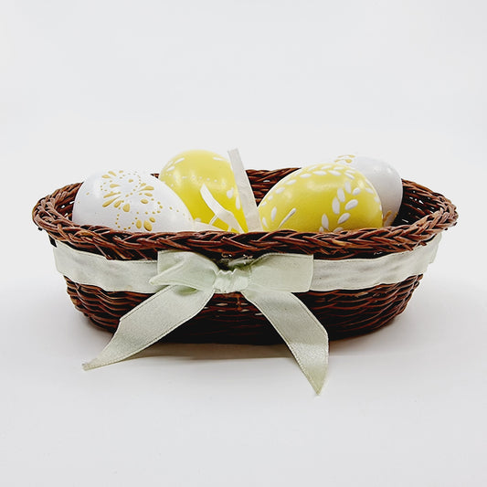 Corbeille en osier avec ruban