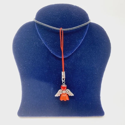 Pendentif ange protecteur – Perle acrylique rouge