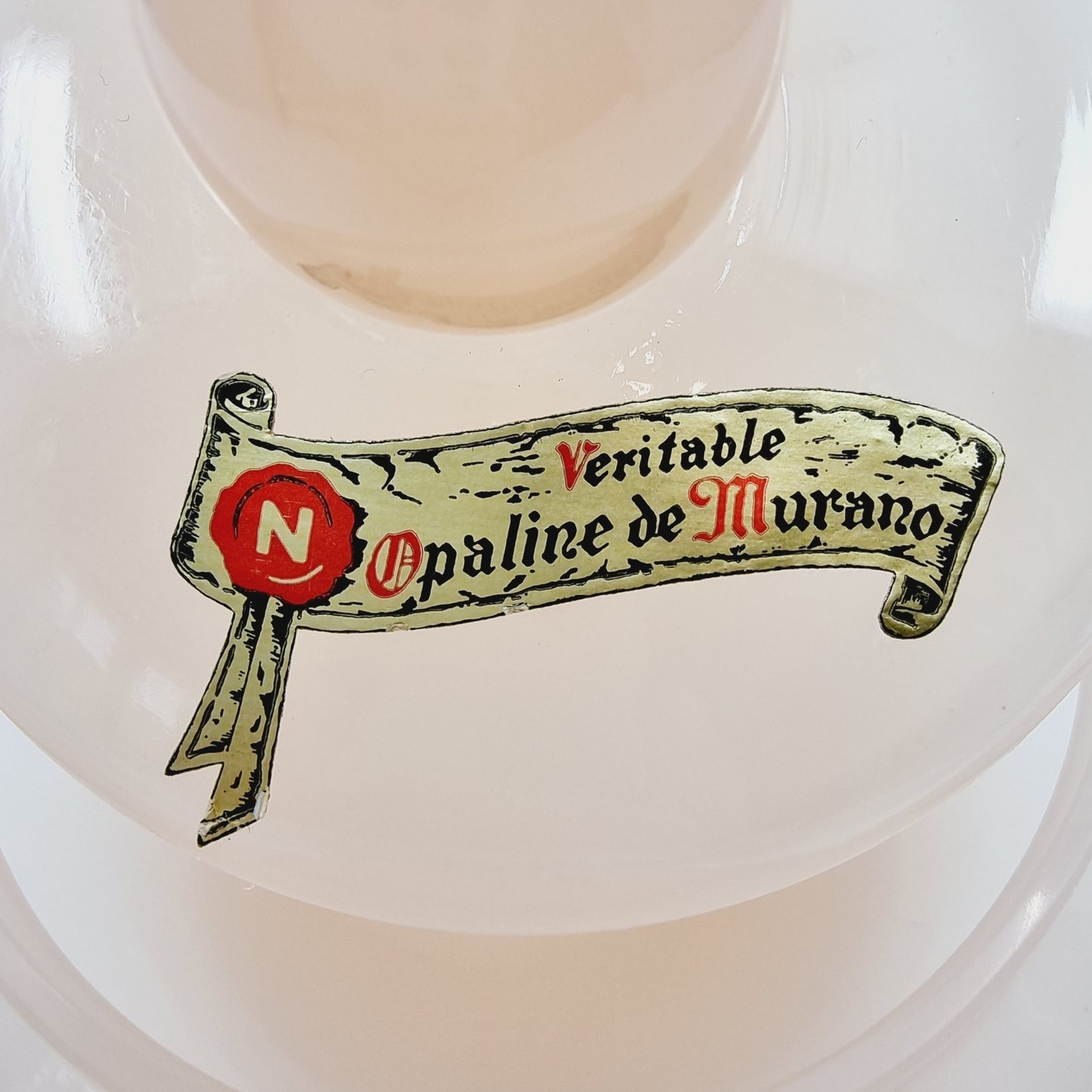 Bonbonnière en véritable Opaline de Murano