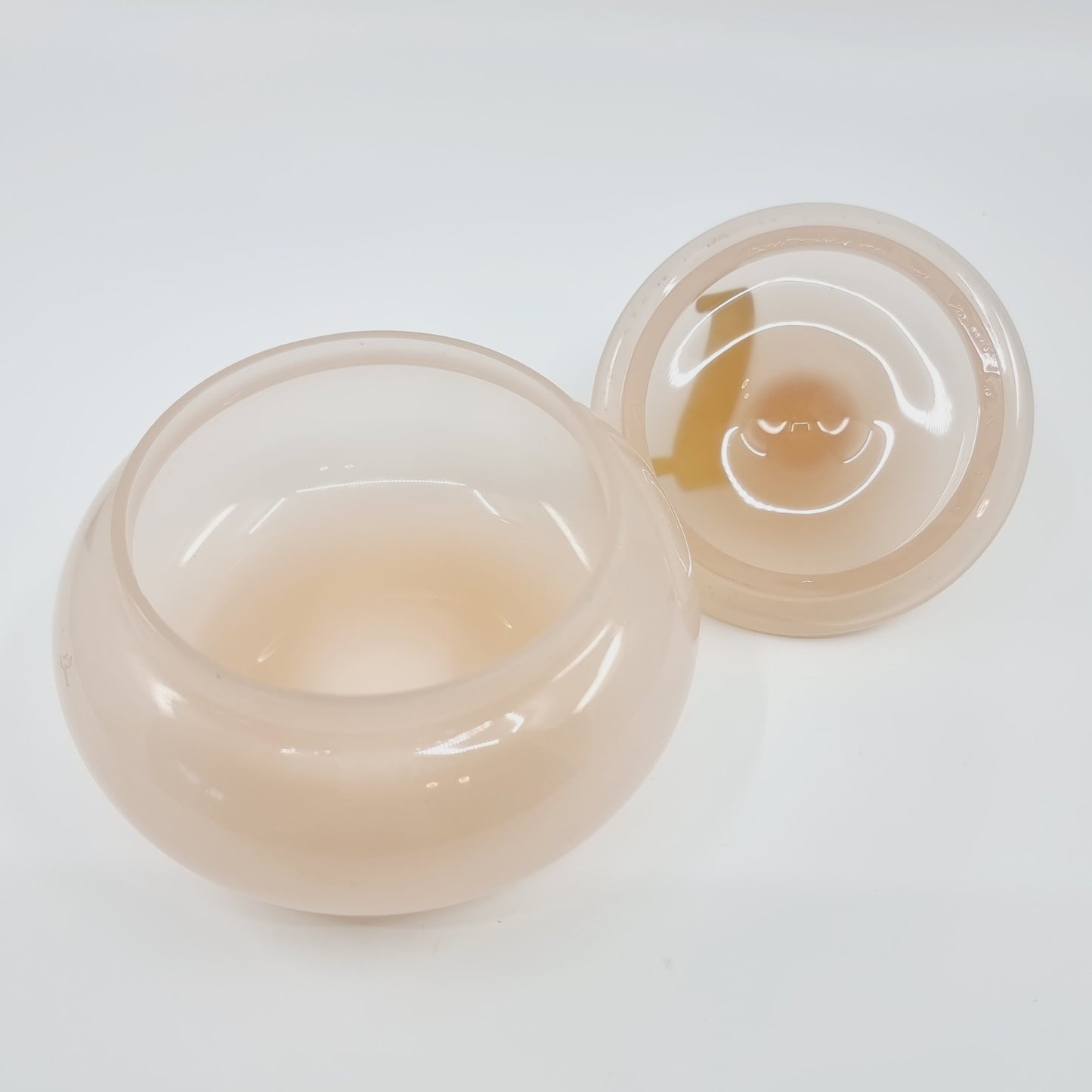 Bonbonnière en véritable Opaline de Murano