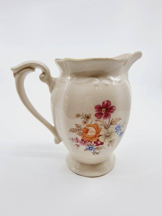 Pot à lait en porcelaine