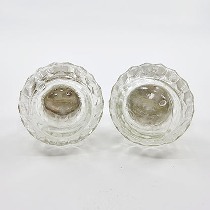 Salière et poivrière vintage en verre avec plateau en métal argenté