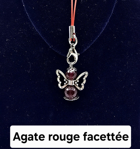 Ange porte-bonheur - Agate rouge facettée