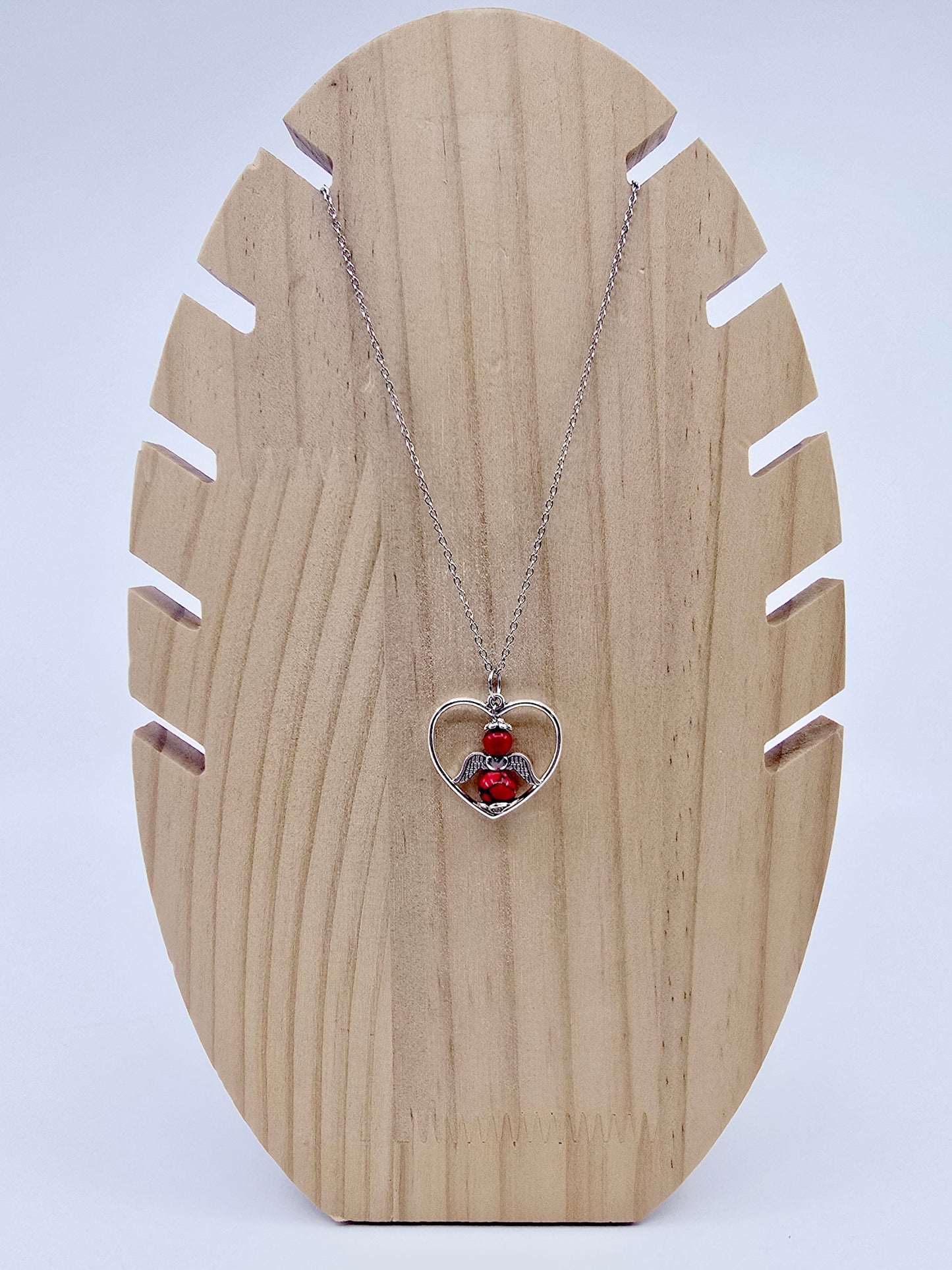 Collier coeur ange porte-bonheur - Howlite rouge