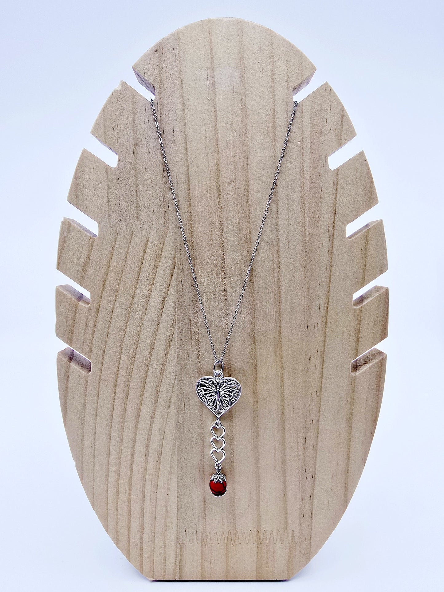 Collier butterfly - Howlite rouge