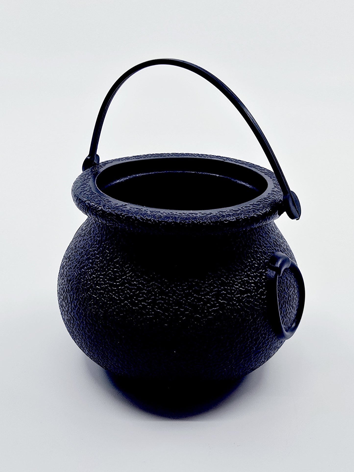 Leprechaun et son chaudron rempli de trésors