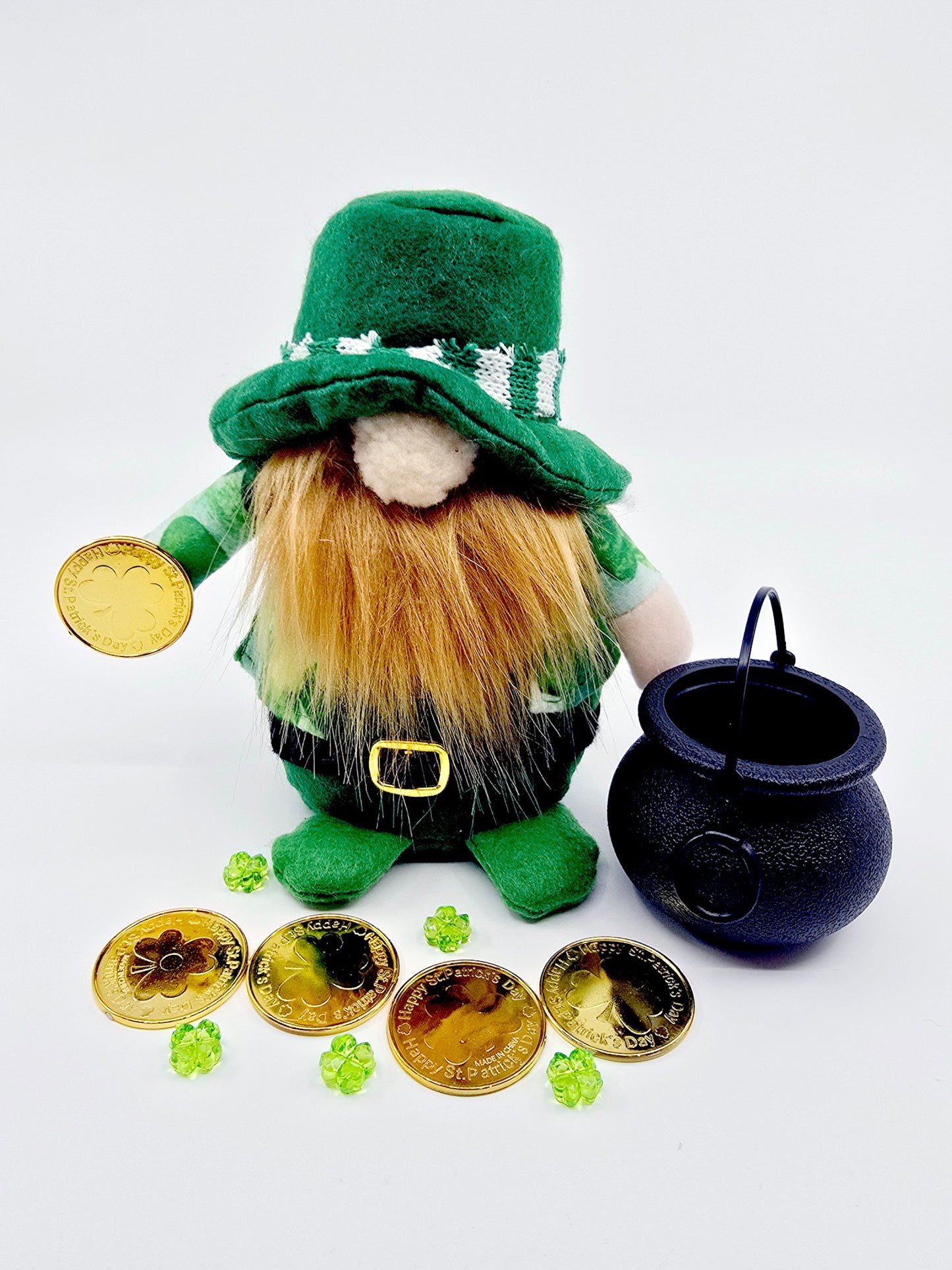 Leprechaun et son chaudron rempli de trésors