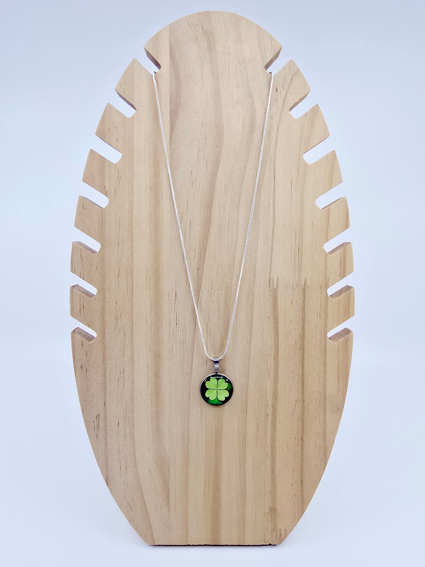 Collier cabochon - Trèfle à quatre feuilles