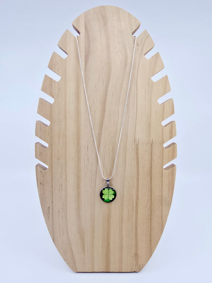 Collier cabochon - Trèfle à quatre feuilles