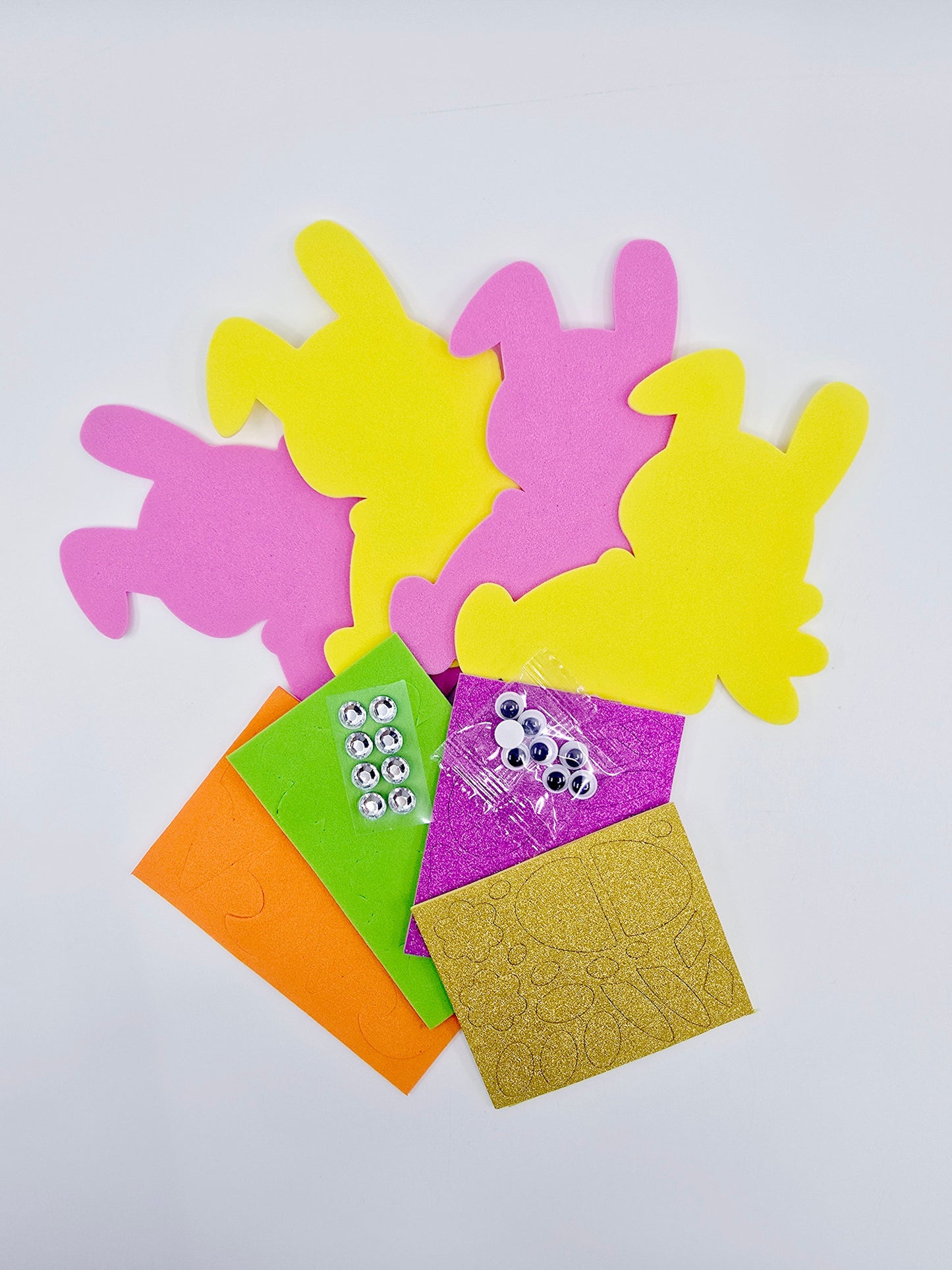 Kit de création de figurines en mousse – lapins et leur carotte