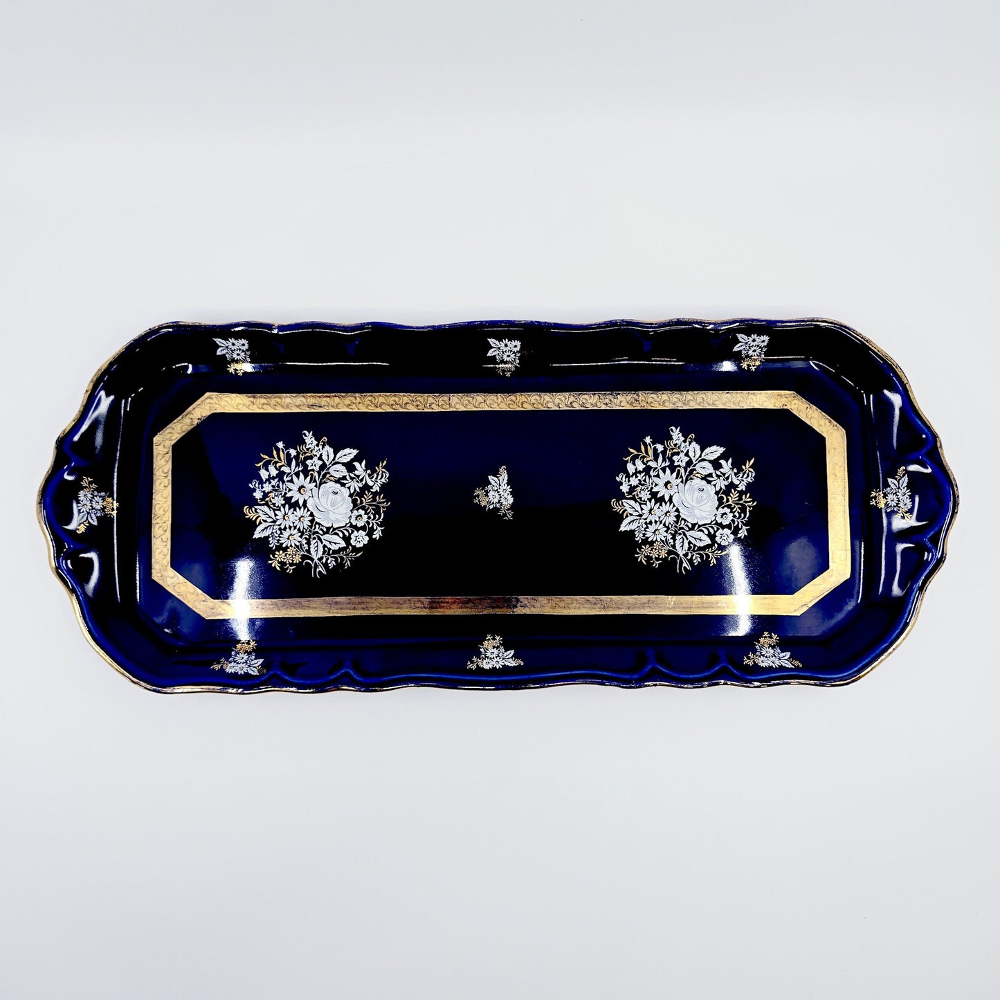 Plat à cake en porcelaine de France