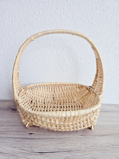 Panier en osier tressé