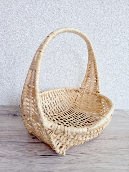 Panier en osier tressé