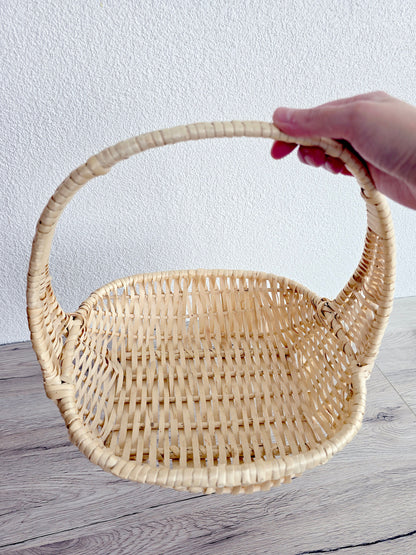 Panier en osier tressé