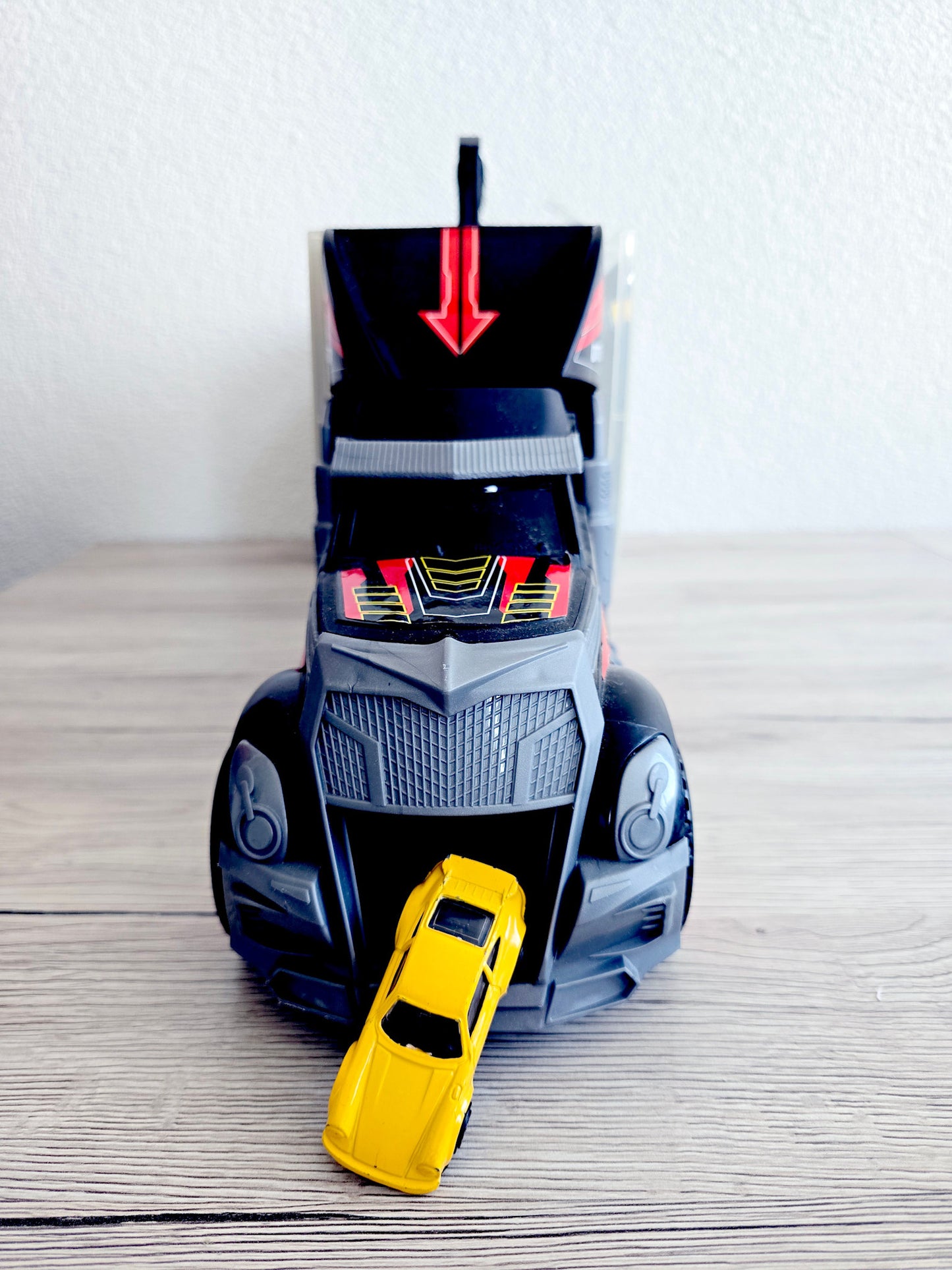 Camion transporteur de véhicules + 24 véhicules