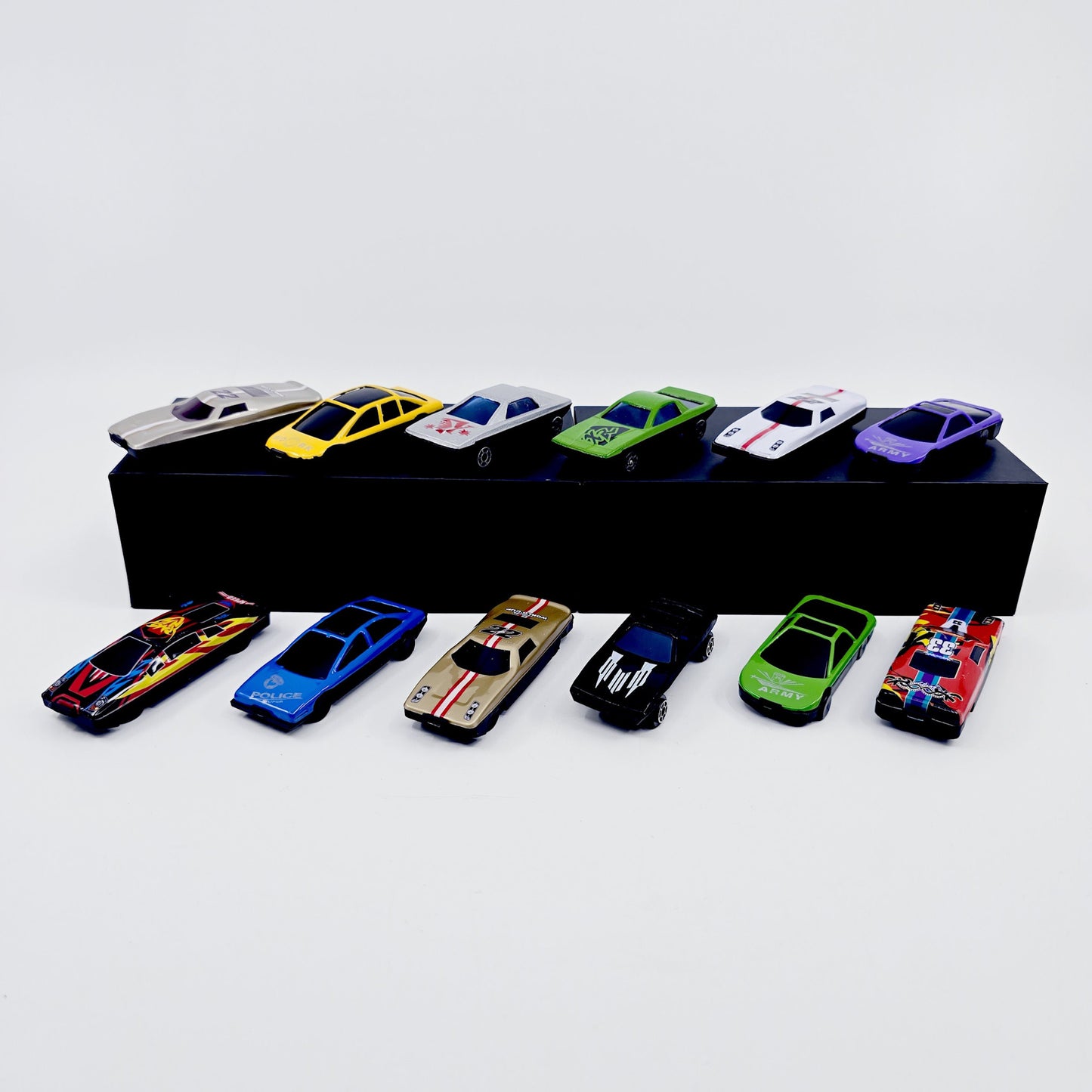 Camion transporteur de véhicules + 24 véhicules