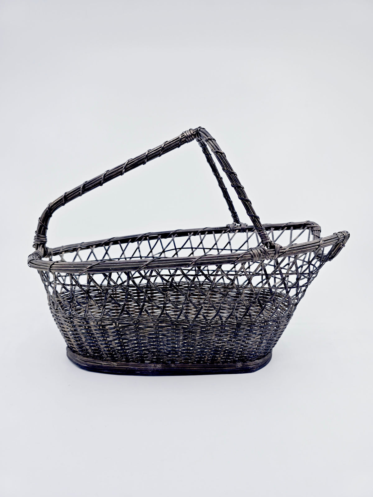 Porte-bouteille panier en métal tressé