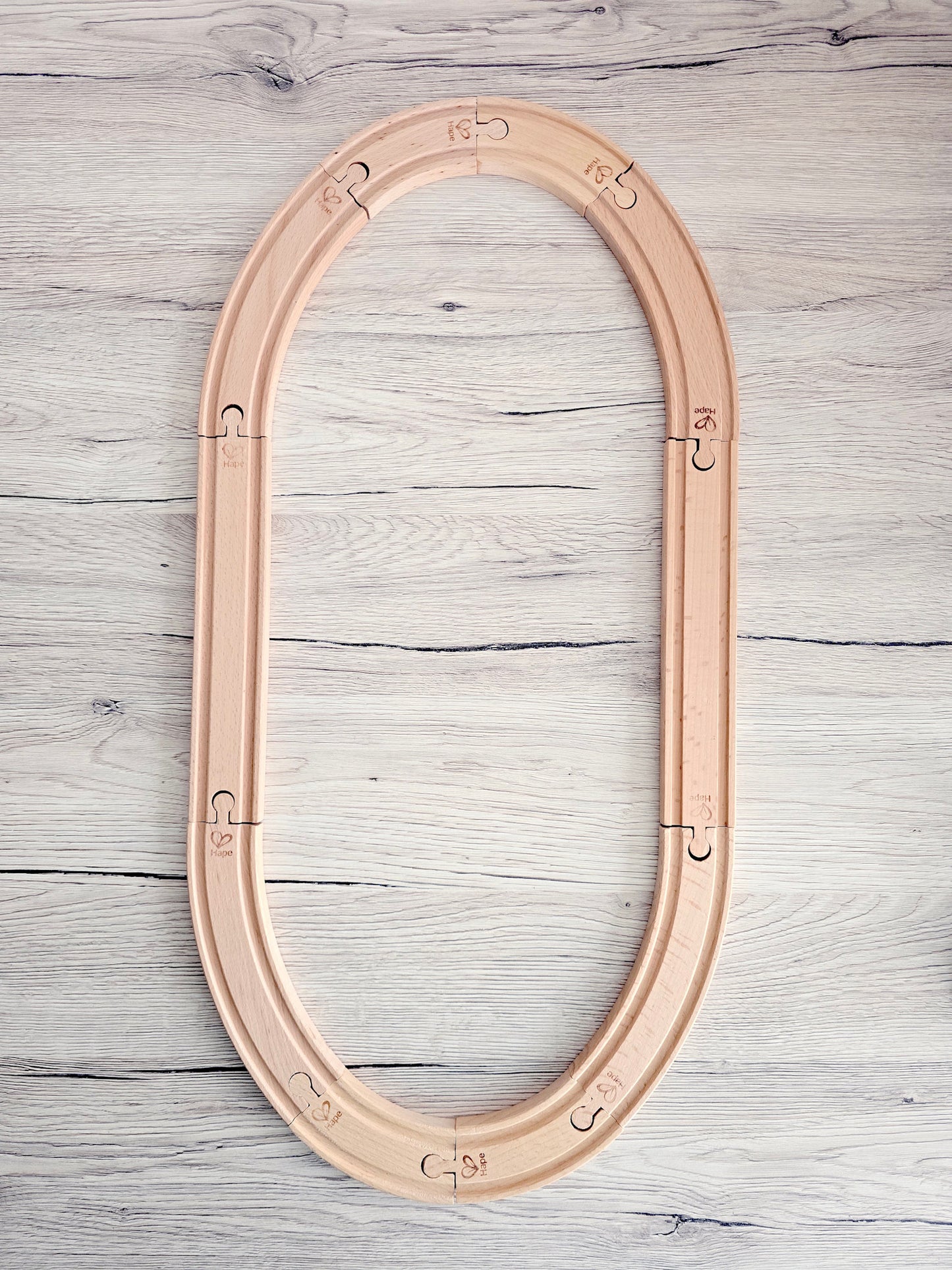 Circuit train en bois Hape – Livraison de marchandises