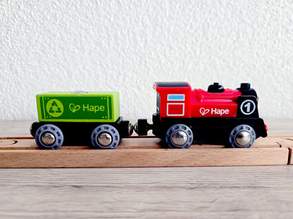 Circuit train en bois Hape – Livraison de marchandises