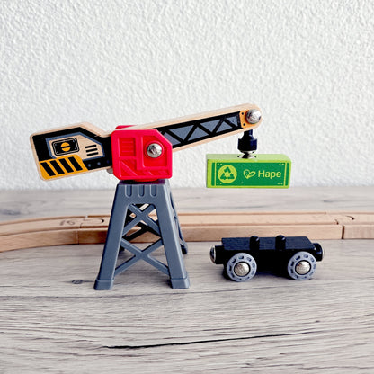 Circuit train en bois Hape – Livraison de marchandises