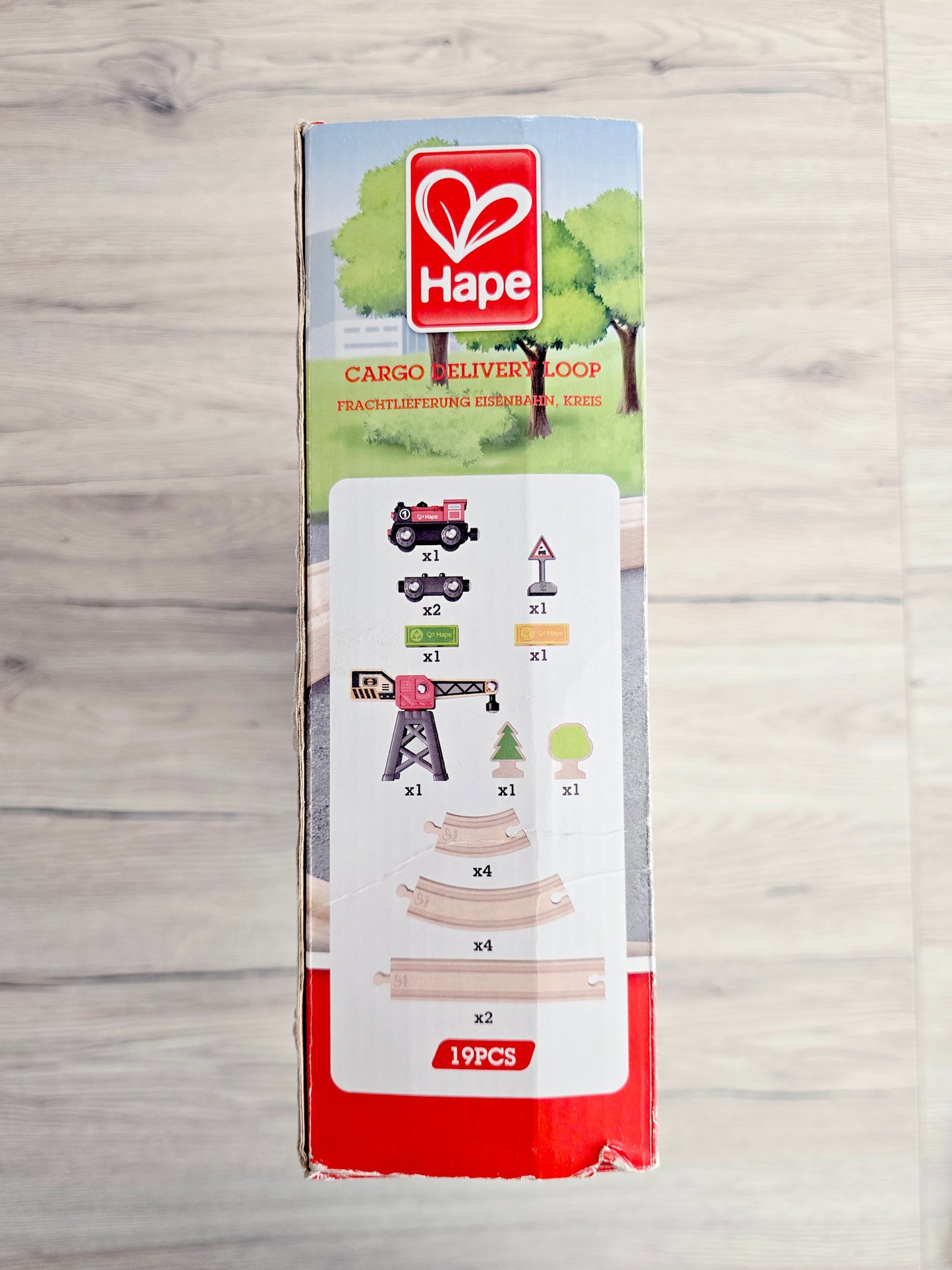 Circuit train en bois Hape – Livraison de marchandises