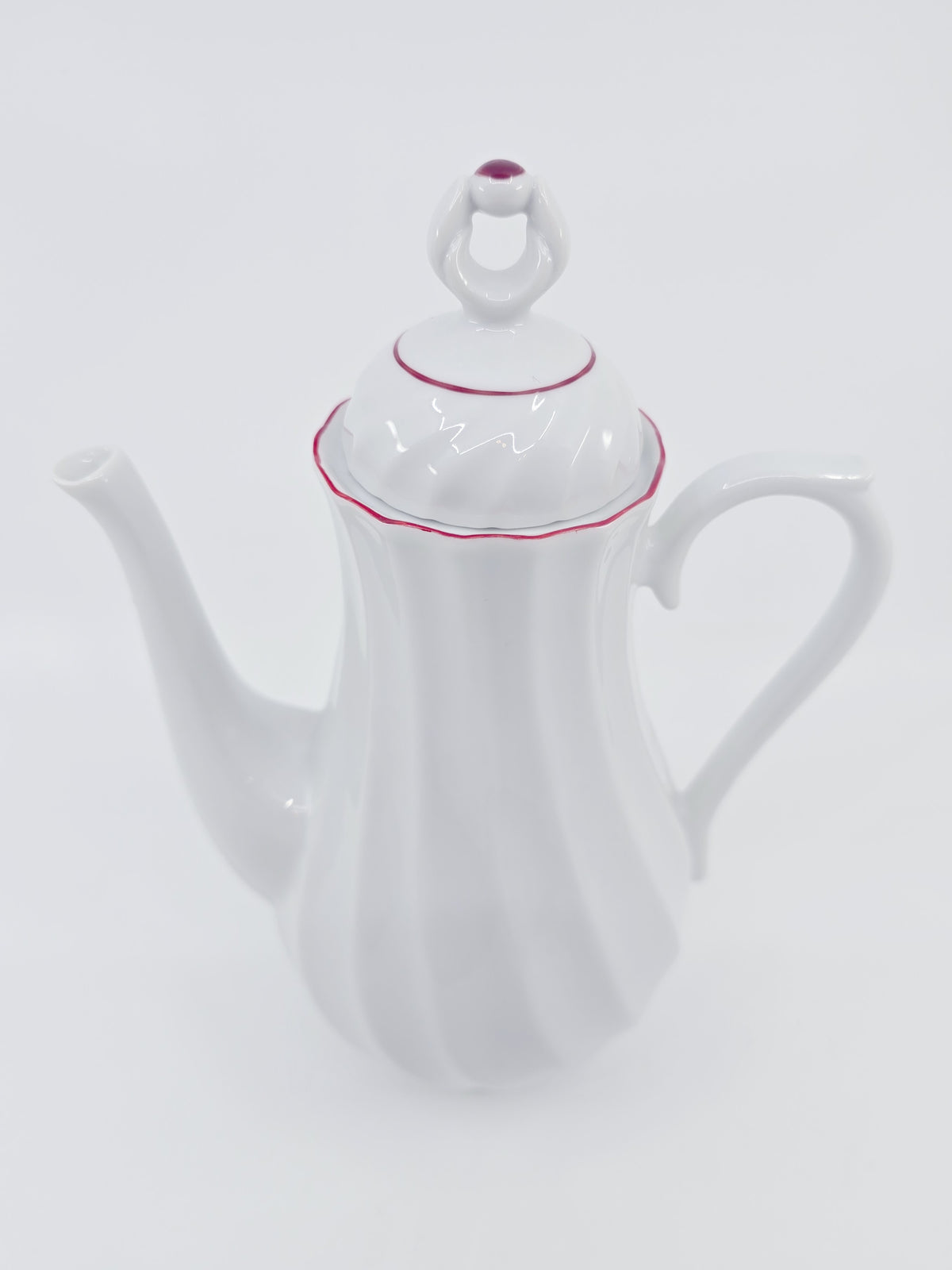 Théière en porcelaine blanche