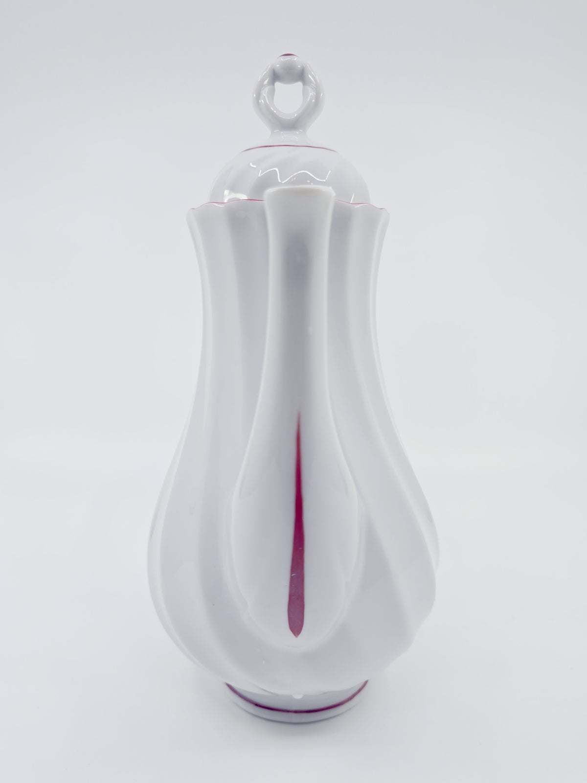 Théière en porcelaine blanche
