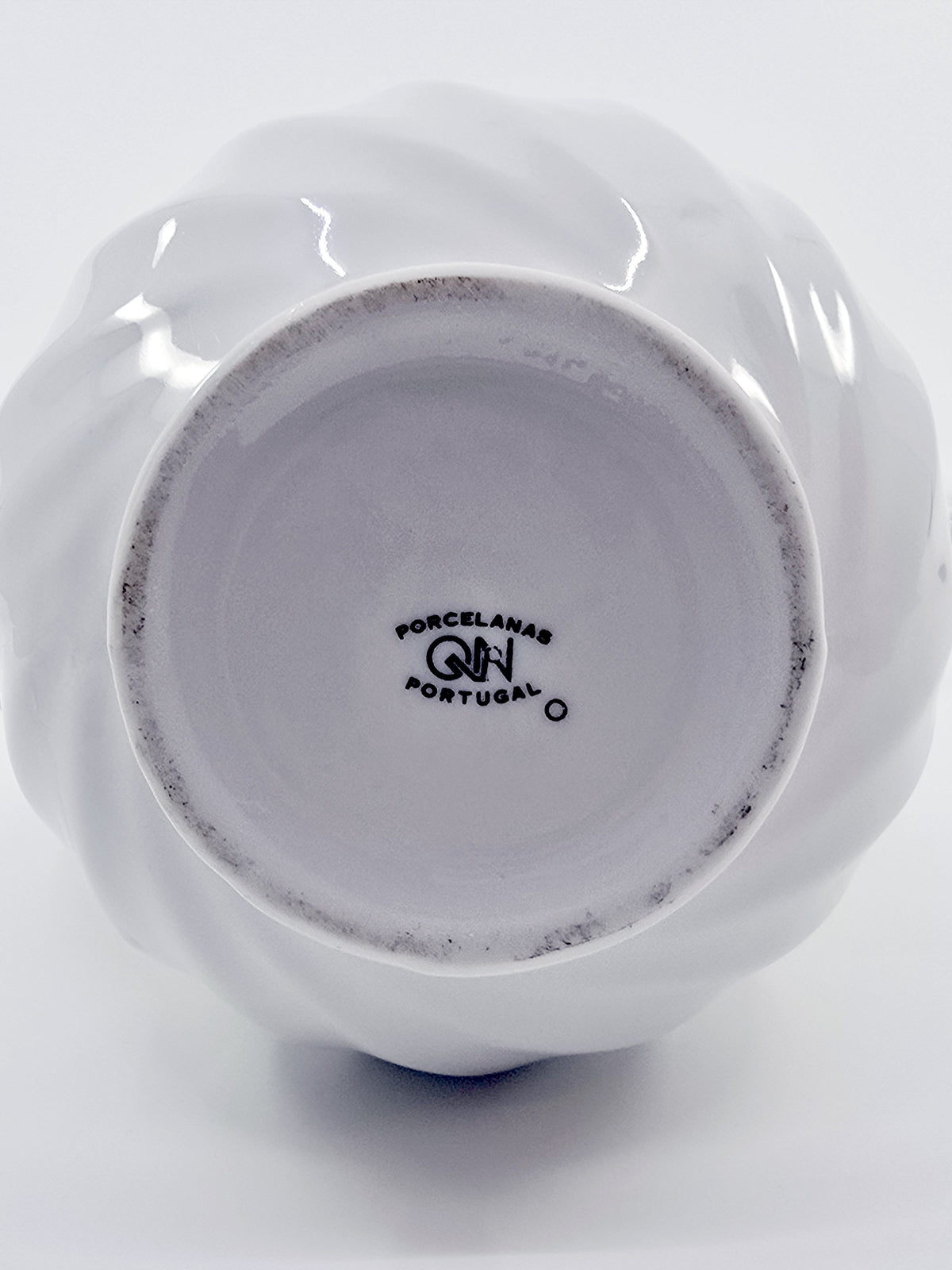 Théière en porcelaine blanche