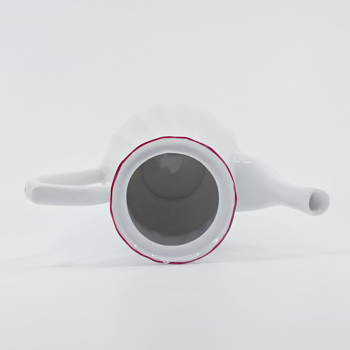 Théière en porcelaine blanche