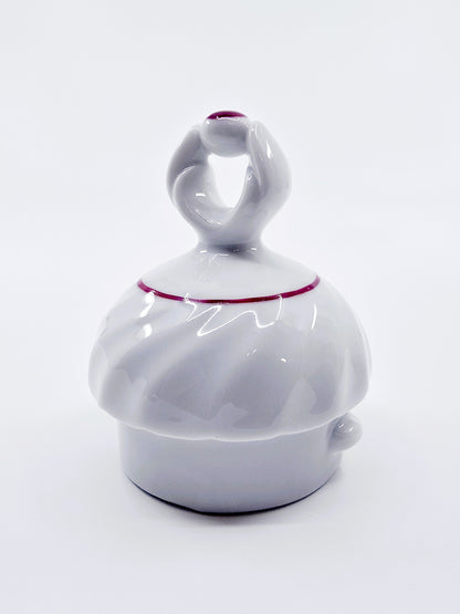 Théière en porcelaine blanche