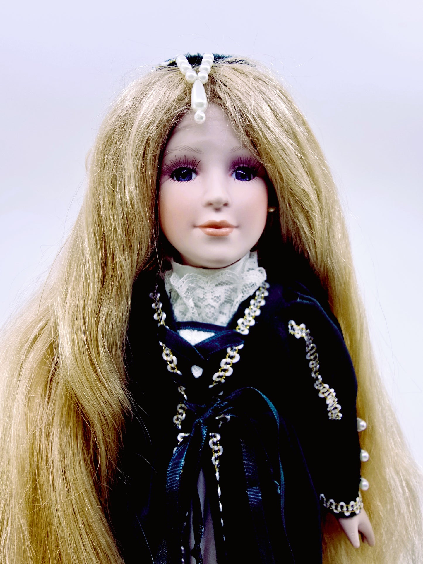 Poupée en porcelaine, Fairytale Collection - Raiponce