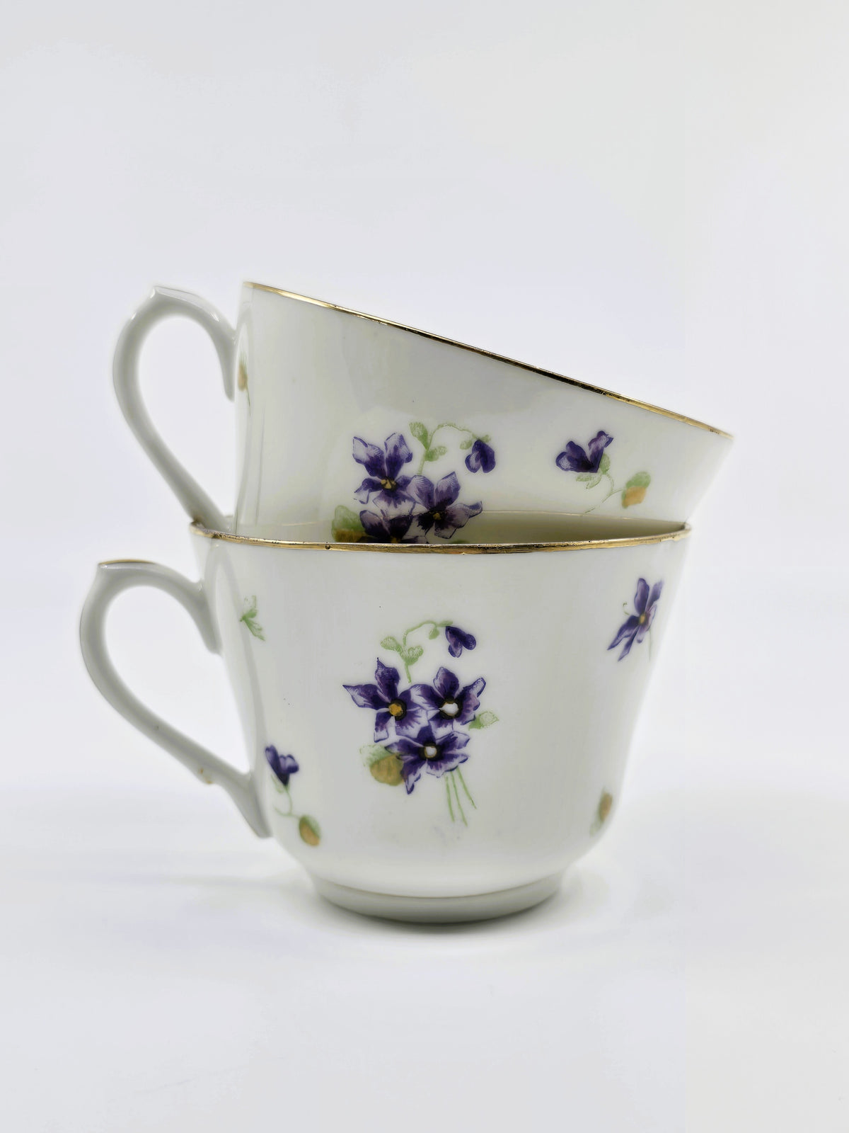 Service ancien en porcelaine fleurie – 41 pièces