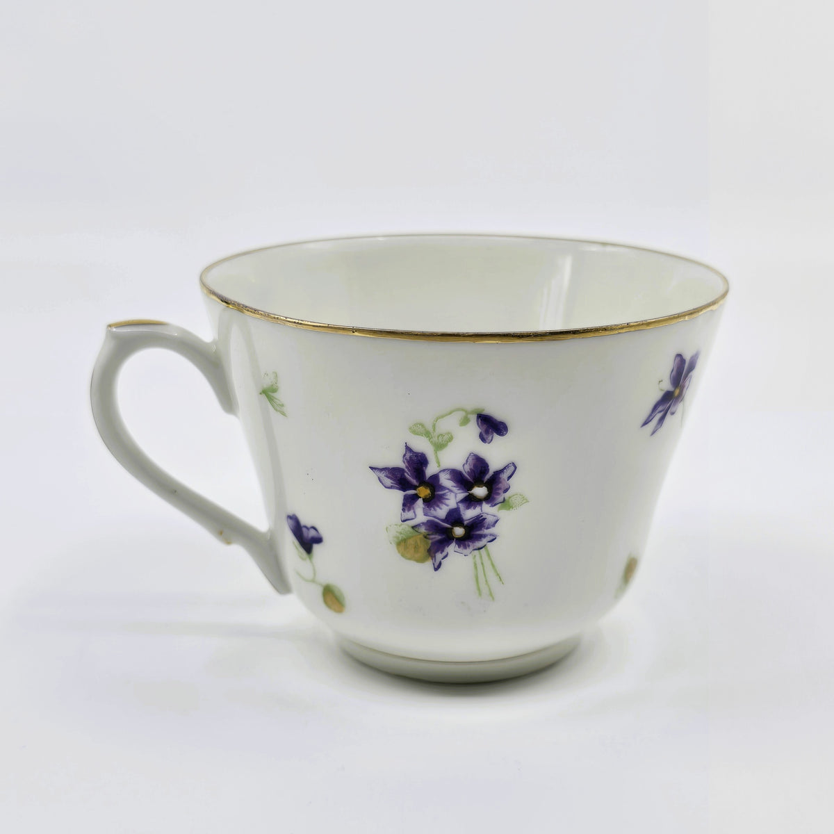 Service ancien en porcelaine fleurie – 41 pièces