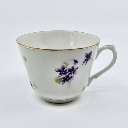 Service ancien en porcelaine fleurie – 41 pièces